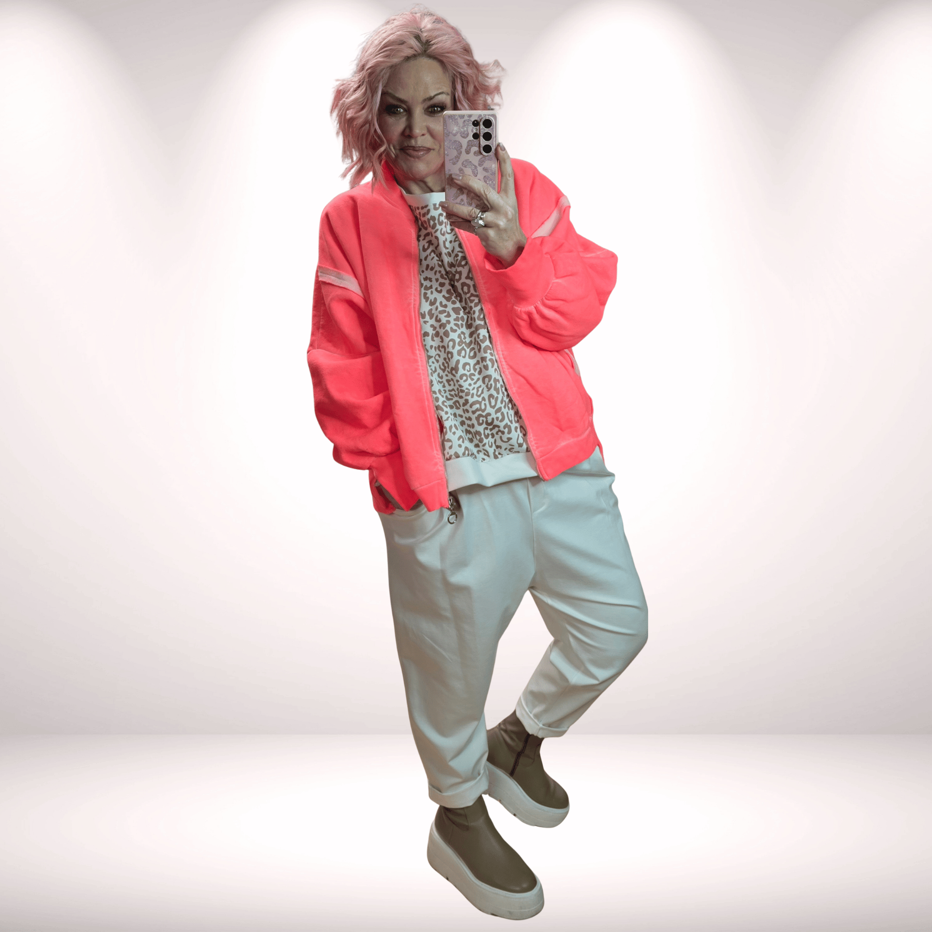 Sweatjacke neoncoralle – Vokuhila-Schnitt