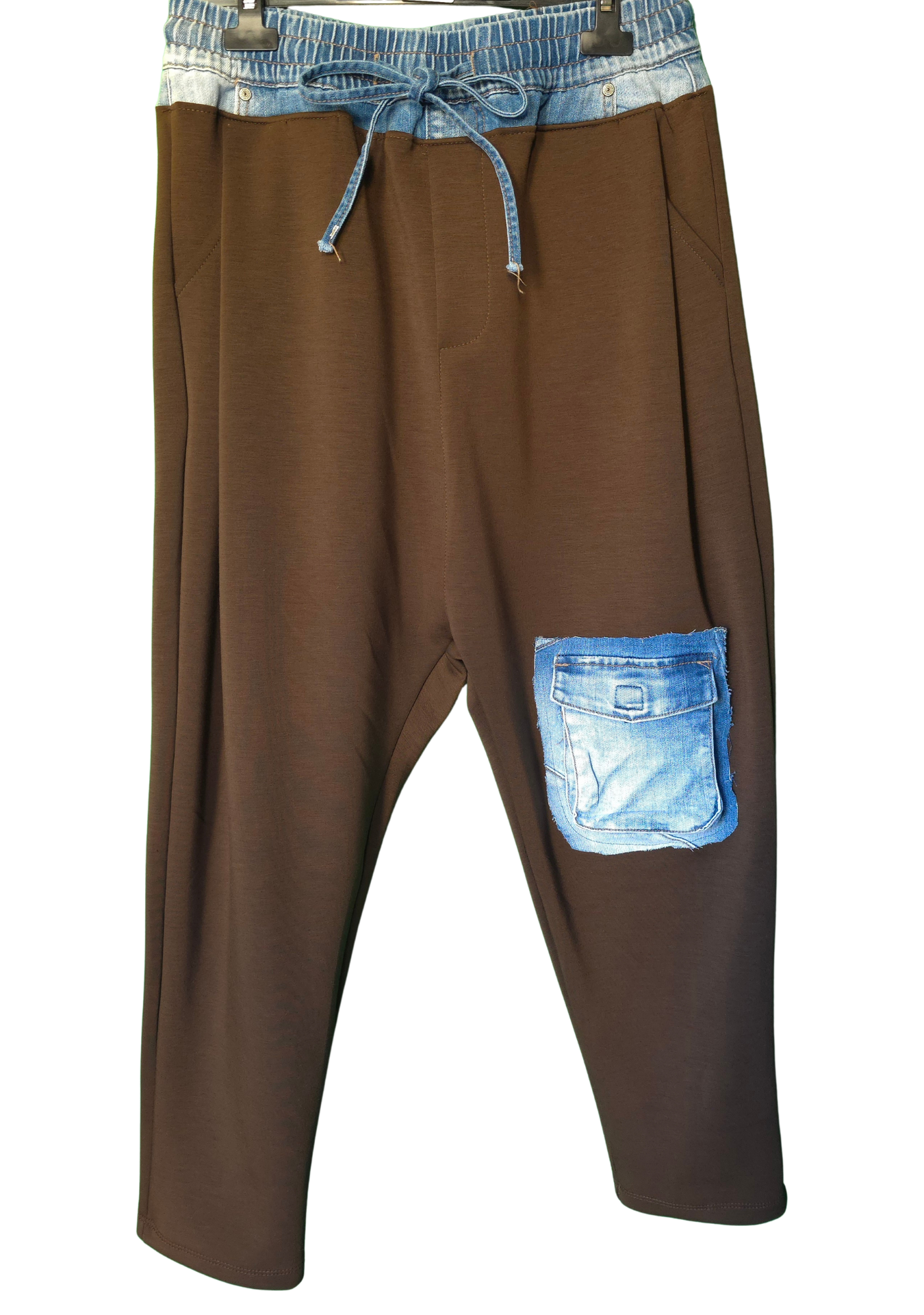 Baggy Schoko Style mit Denim-Mix 