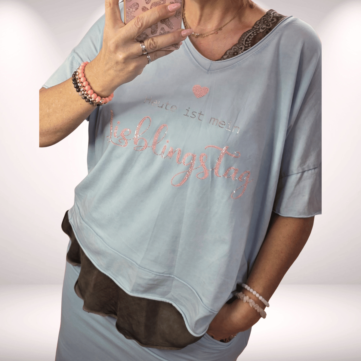T-Shirt hellblau „Heute ist mein Lieblingstag“ – Vokuhila & Glitzer 