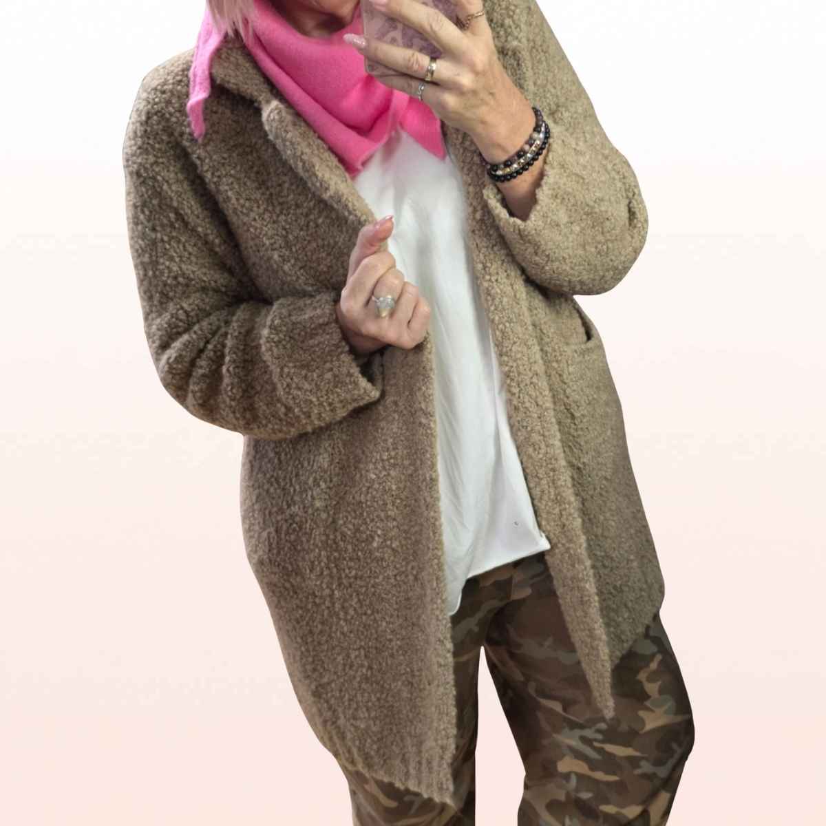 Bouclé Strickjacke im Blazer-Look in Camel