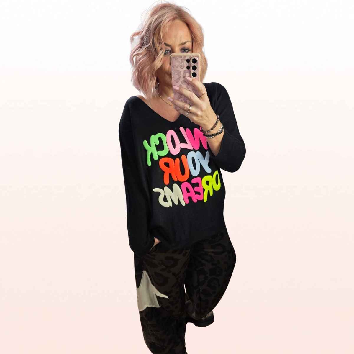 Oversize Pullover „Unlock Your Dreams“ Schwarz – Neon Print