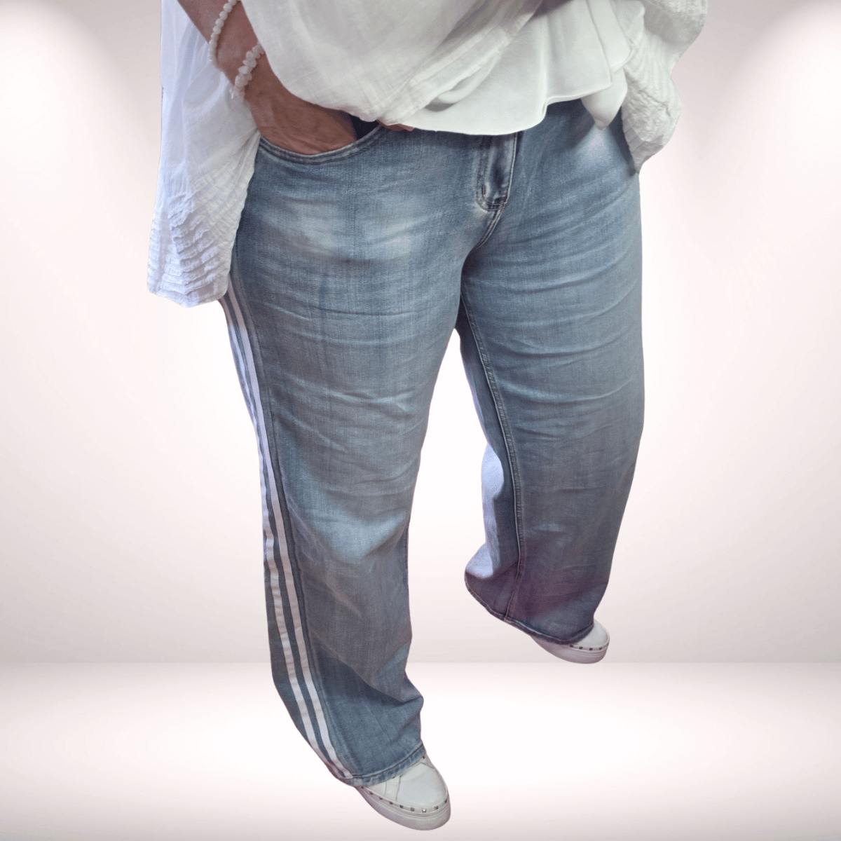 Marlene Jeans „Stripes Weiß“ – mit Seitenstreifen