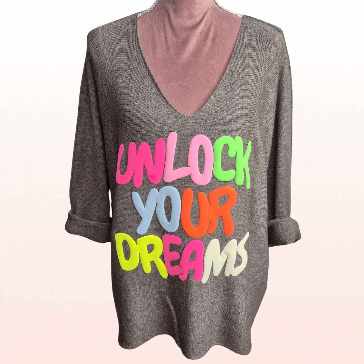 Oversize Pullover „Unlock Your Dreams“ Taupe – Neon Print