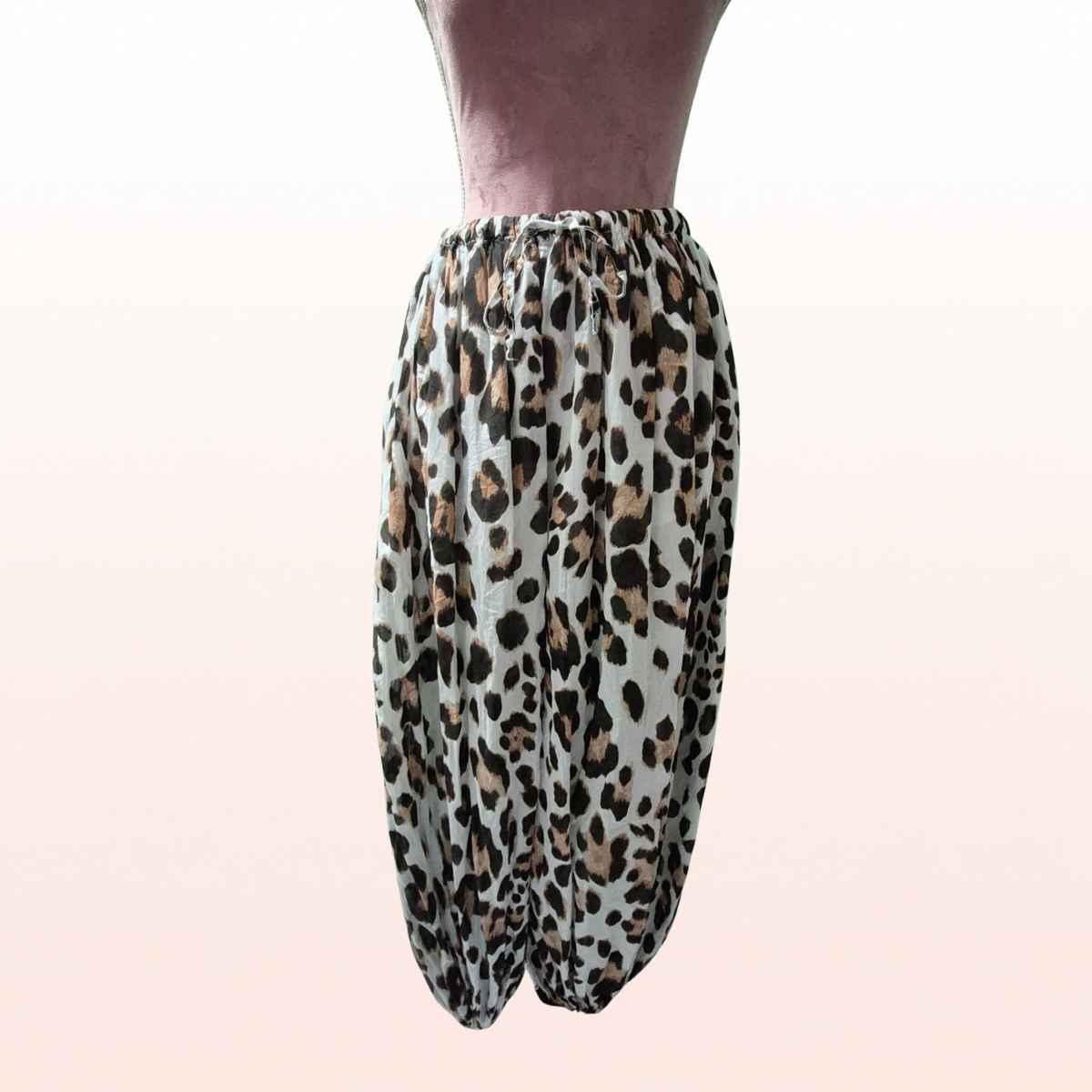 Hose trendy Aladin schnitt LEO weiß
