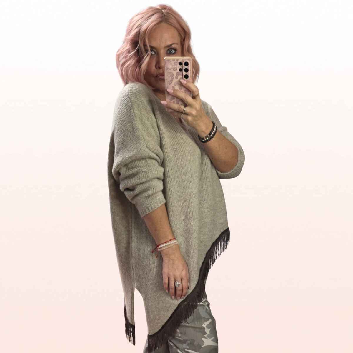 Asymmetrischer Fransenpullover Beige meliert – Western Style