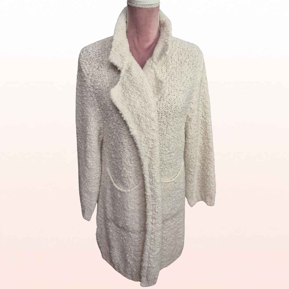 Bouclé Strickjacke im Blazer-Look in Creme