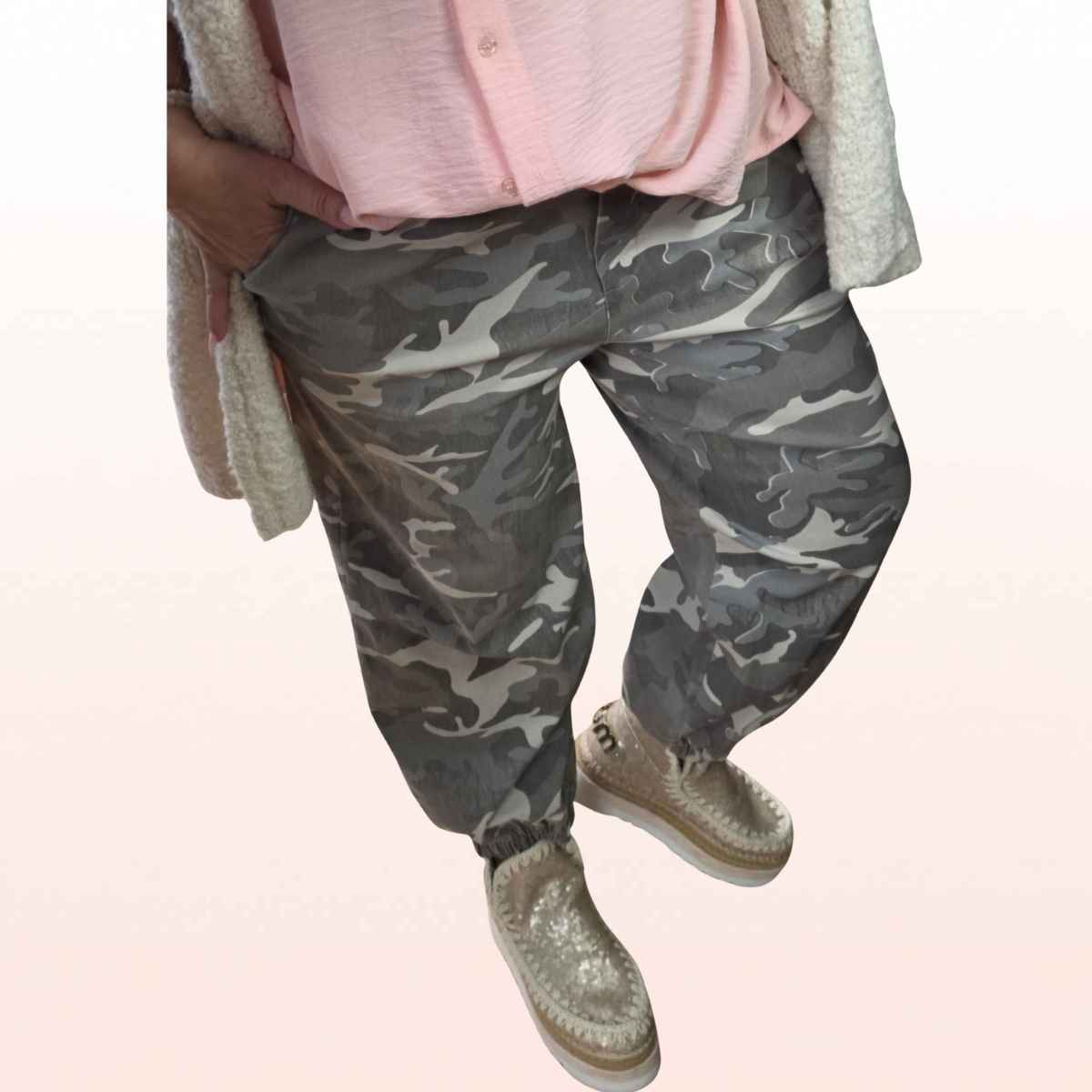 Ballonhose Camouflage Creme Hellbeige – Damen