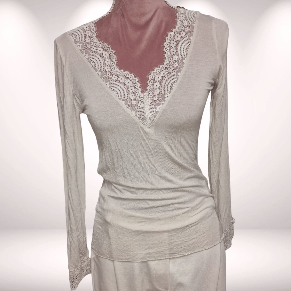 Longsleeve Cashmere mit Spitze-beige 