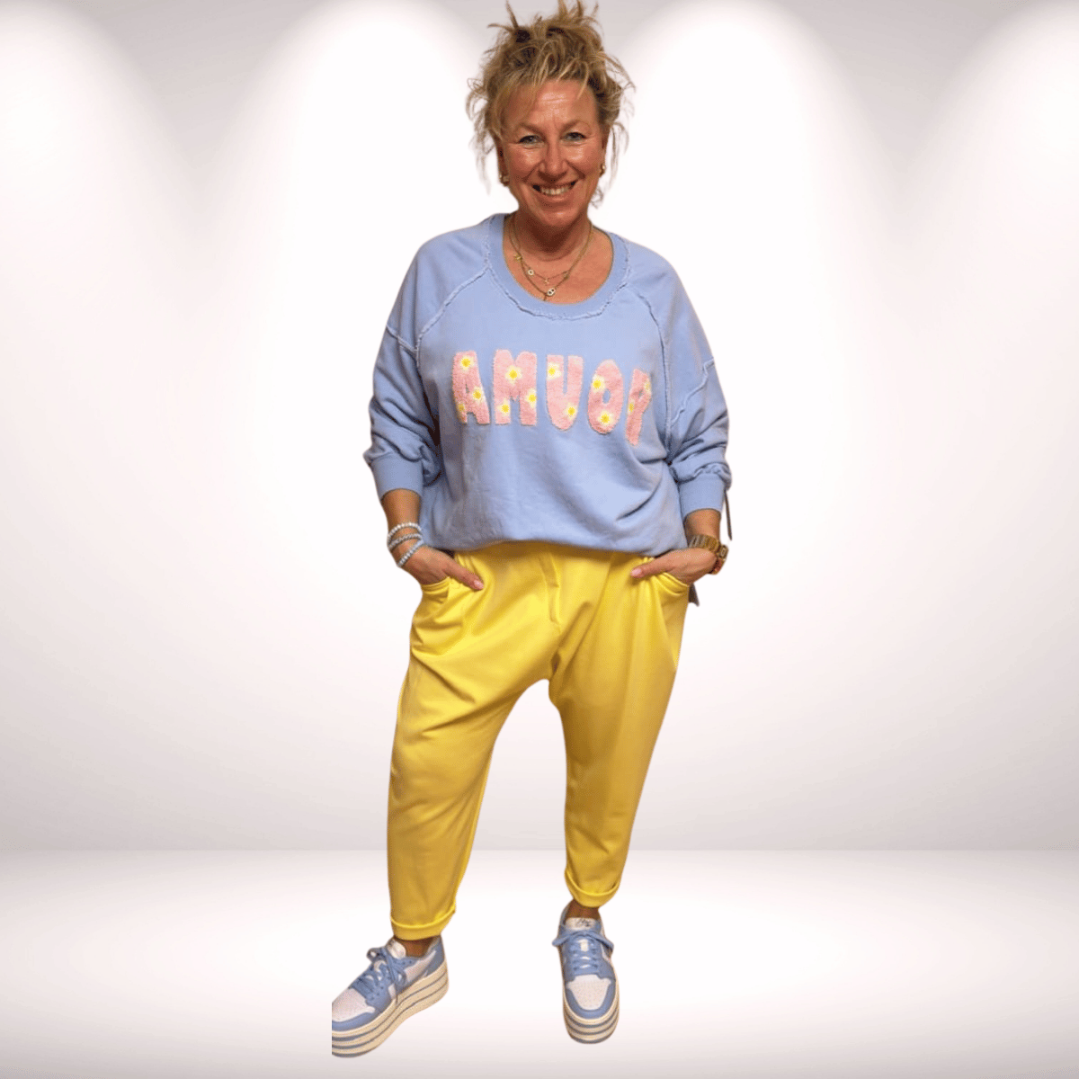 Stylische Baggy – Gelb