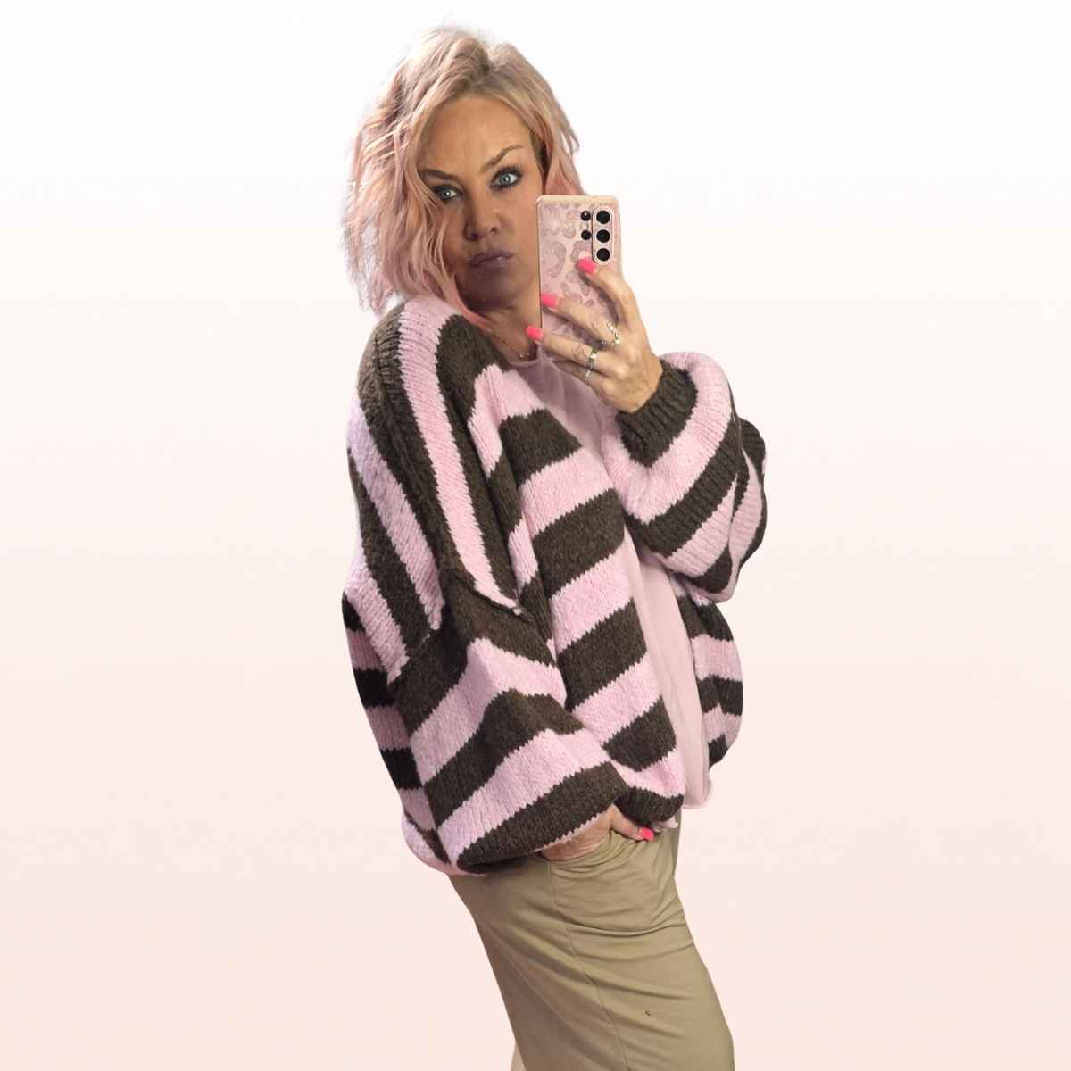 Strickjacke Stripes Schoko-Rosa –trendy weite Ärmel