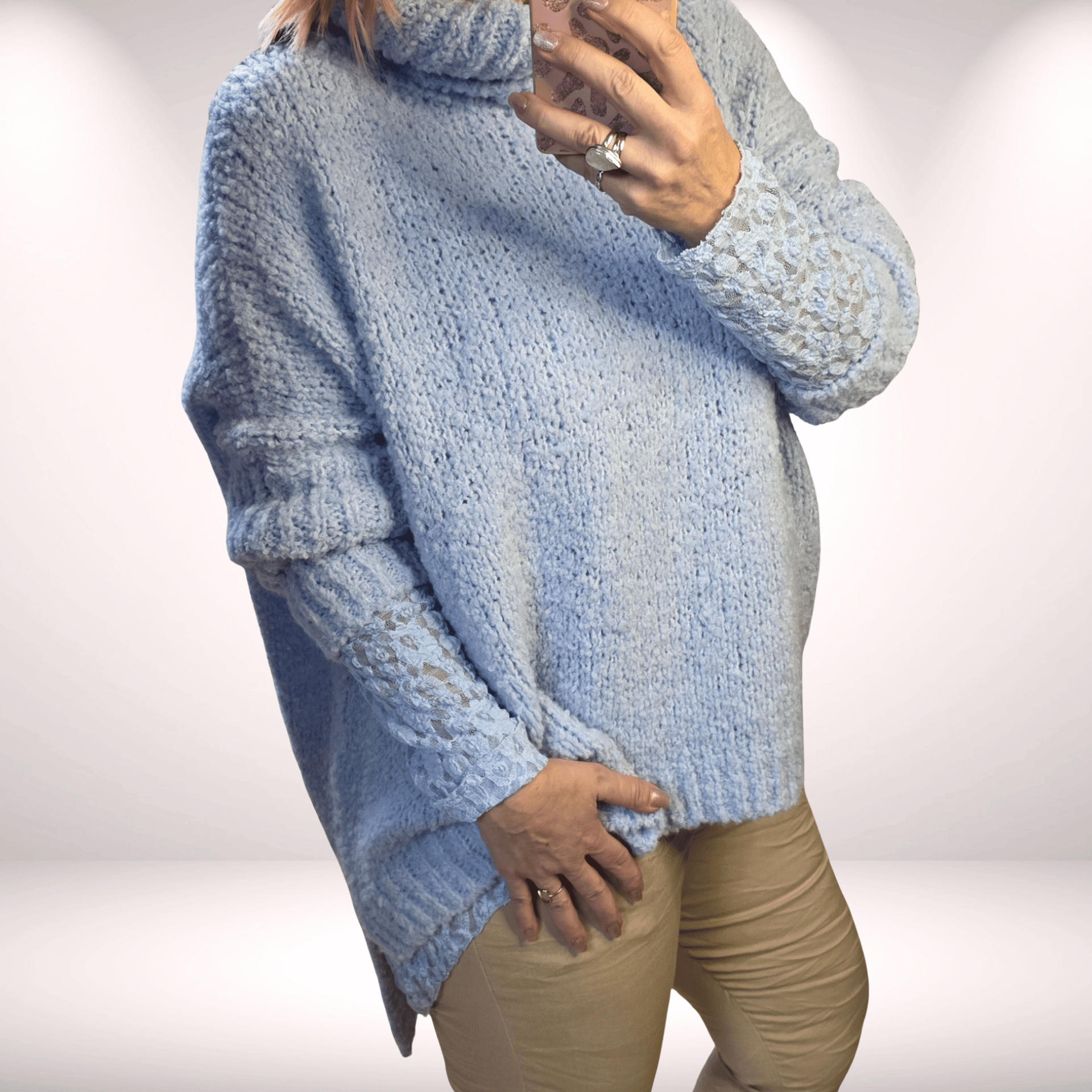 Bouclé Vokuhila Pulli – Großer Rollkragen hellblau