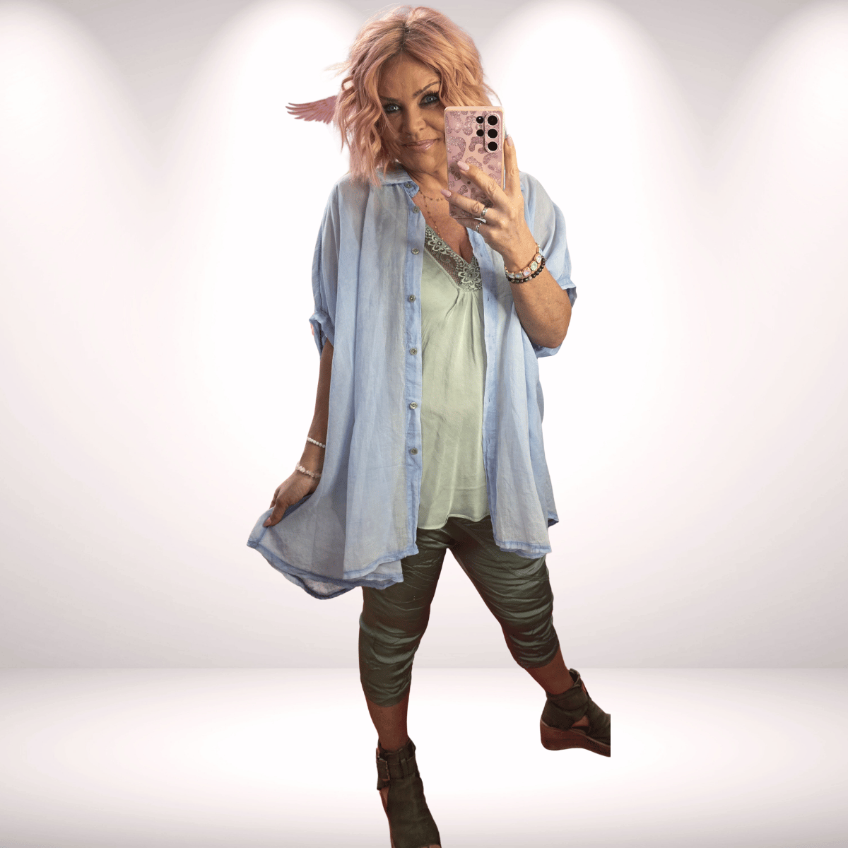 Bluse Oversize – mit Perlmuttknöpfen | Vokuhila Style - Hellblau