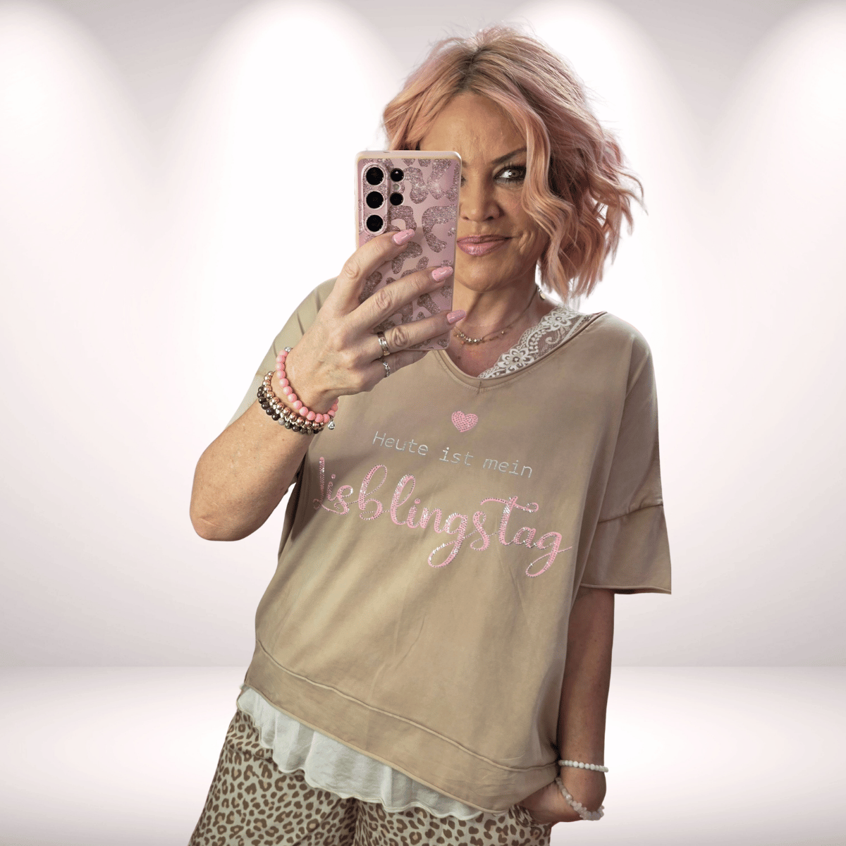 T-Shirt camel "Heute ist mein Lieblingstag“ – Vokuhila & Glitzer 