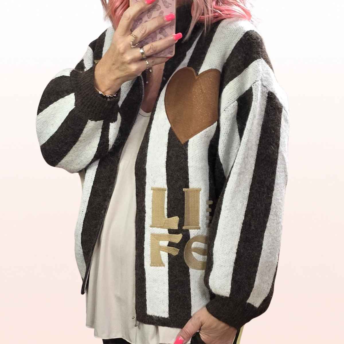 Strickjacke Love Stripes Schoko-Offwhite & Patches