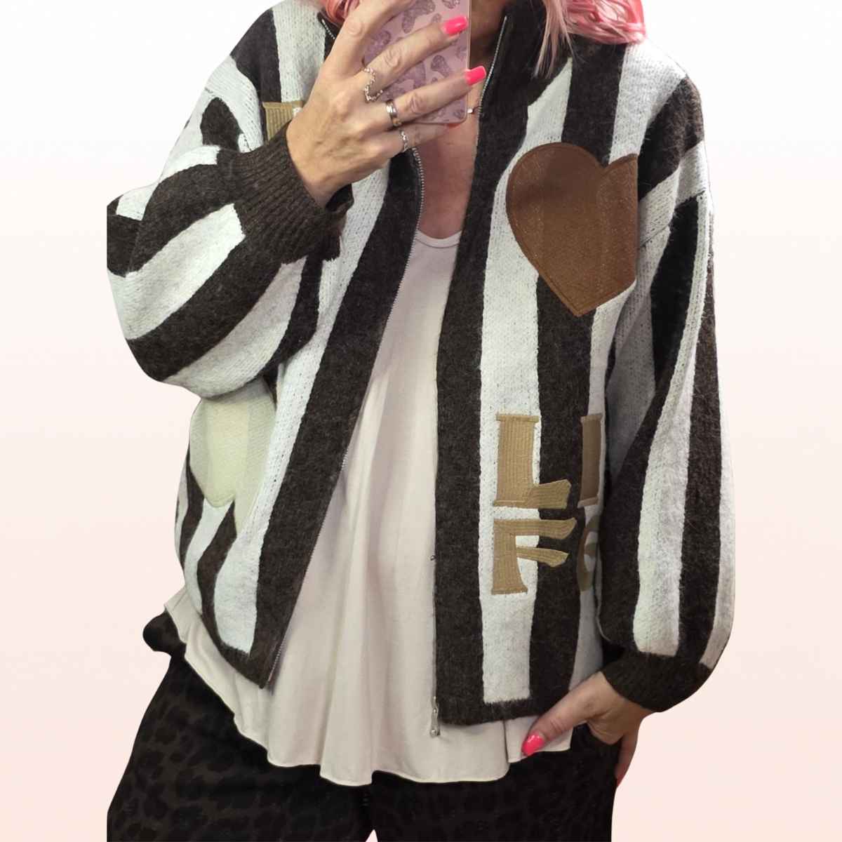 Strickjacke Love Stripes Schoko-Offwhite & Patches