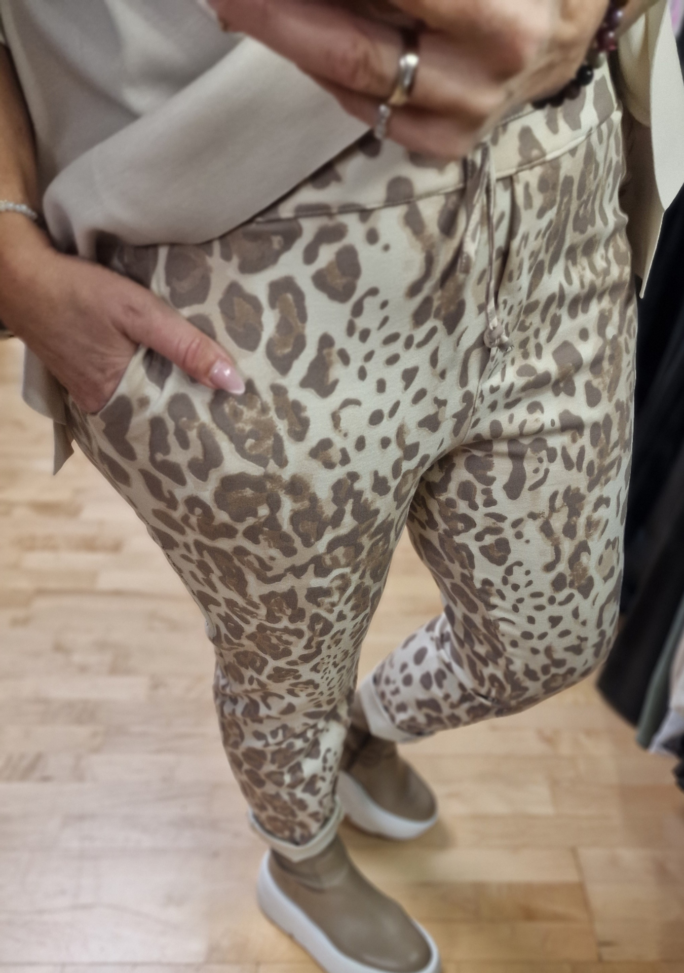 Joggpants in Leobeige tönen