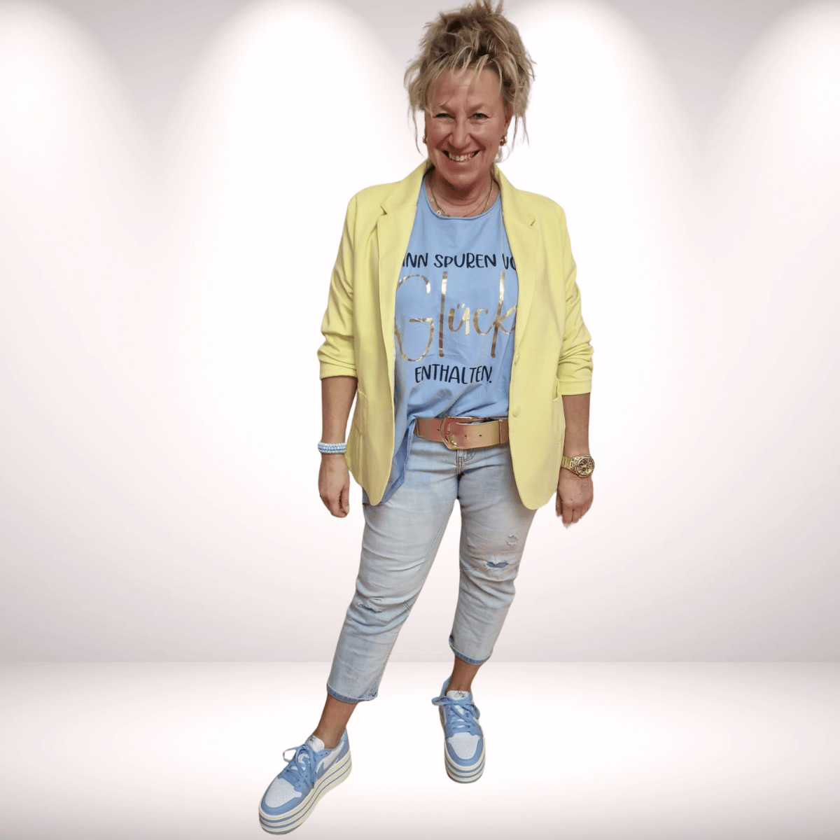 Vokuhila Shirt „Kann Spuren von Glück enthalten“ – mit Gold Print -Hellblau