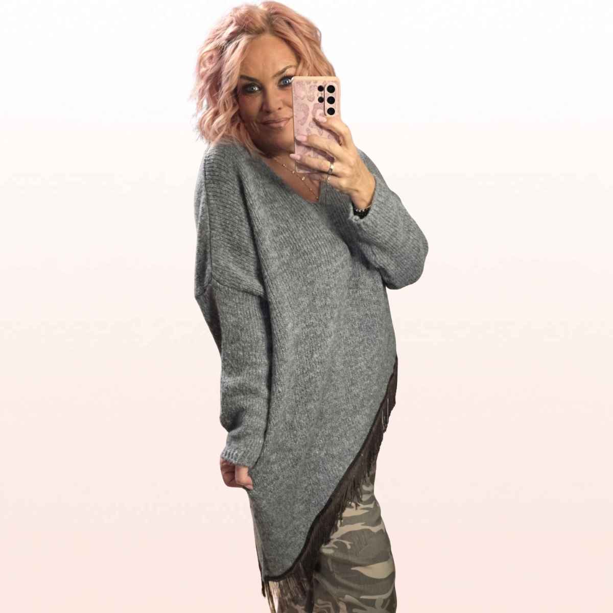 Asymmetrischer Fransenpullover Hellgrau meliert – Western Style