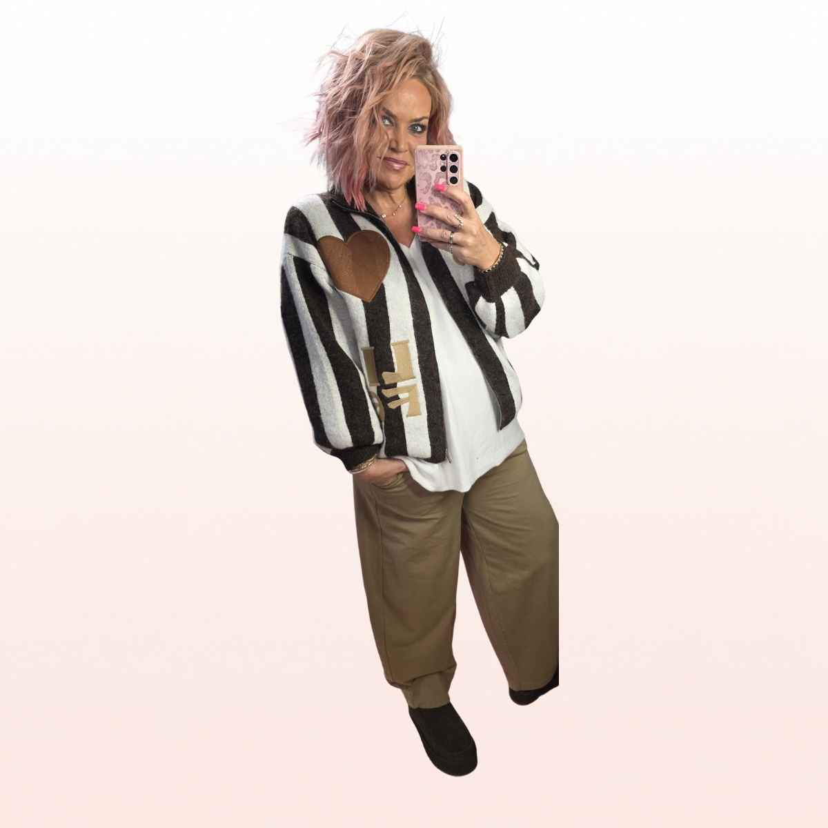 Strickjacke Love Stripes Schoko-Offwhite & Patches