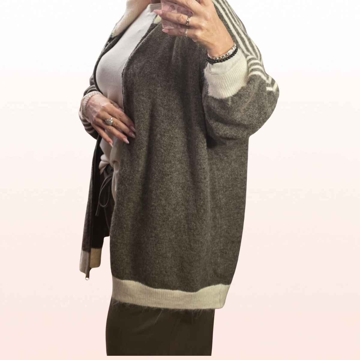 Oversize Strickjacke Stripes Taupe-Creme – sportlicher Zip-Cardigan