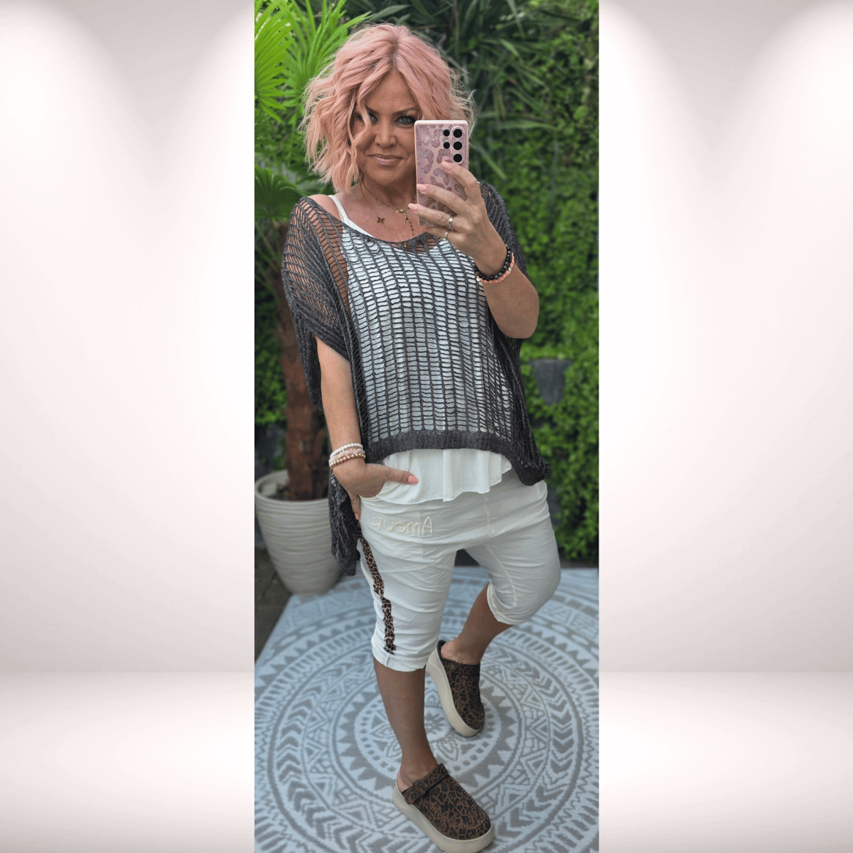 Baggy 3/4 Hose „Amour“ – Offwhite mit Beige Leo