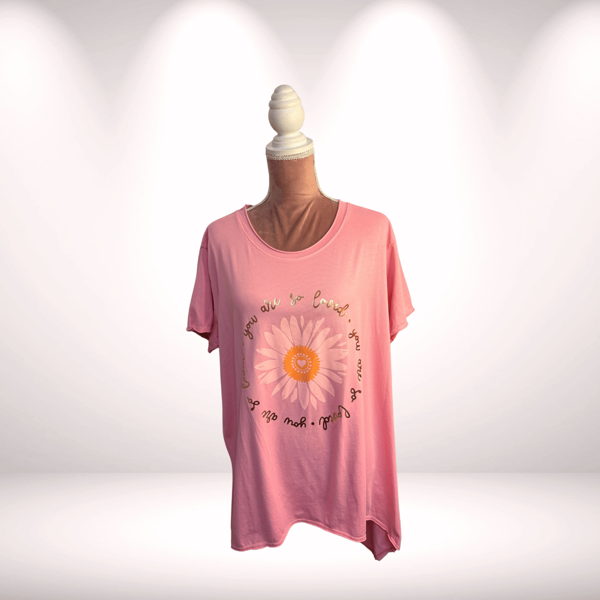 T-Shirt mit Blume & goldener Aufschrift – Baby-pink