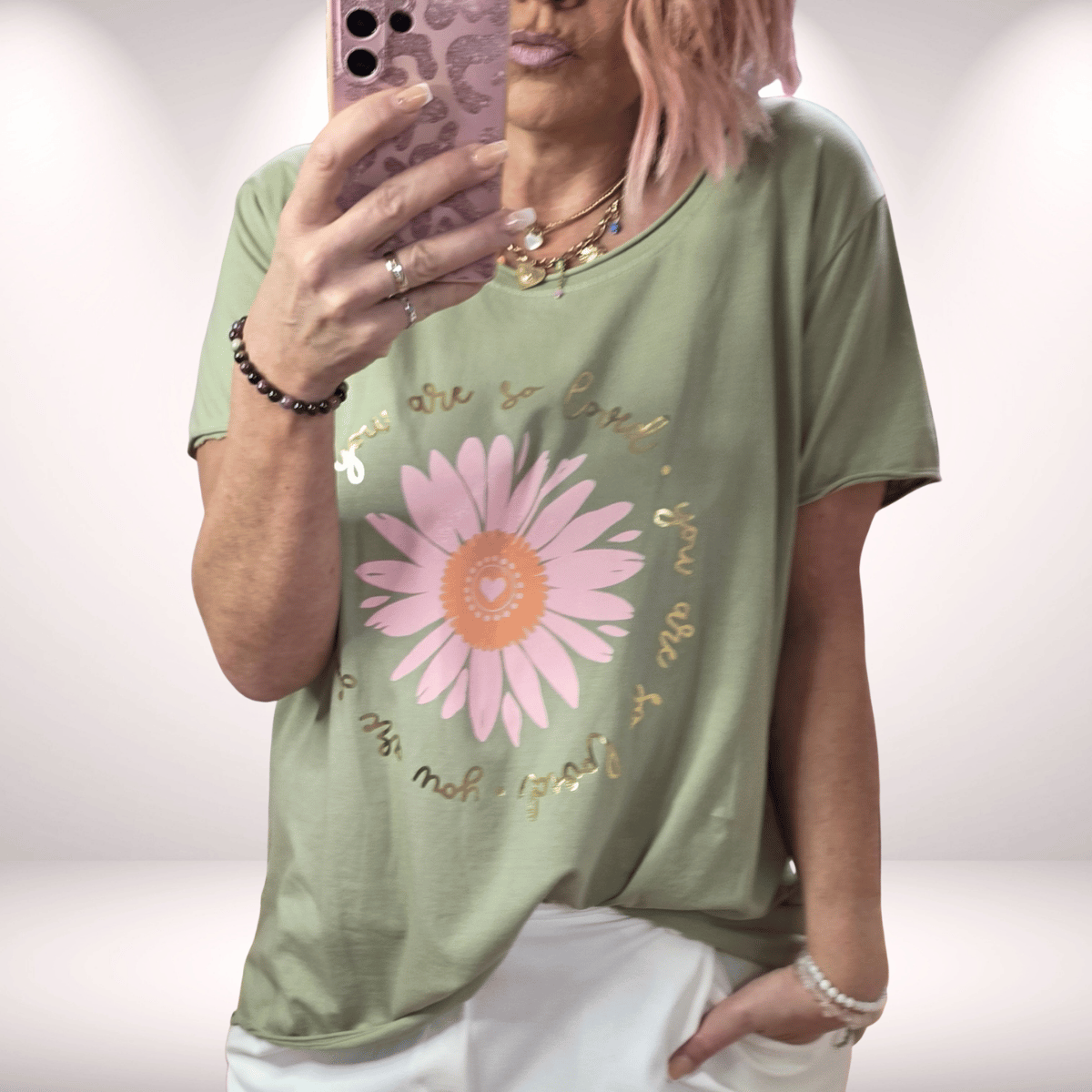 T-Shirt mit Blume & goldener Aufschrift – Khaki